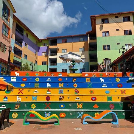 Appartamento Apartamento Plazoleta De Colores Guatapé Esterno foto